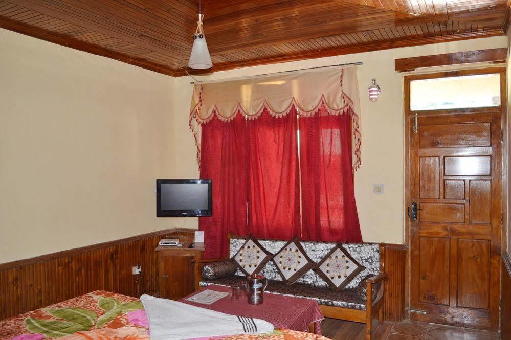 Hotel Chetna Манали Экстерьер фото